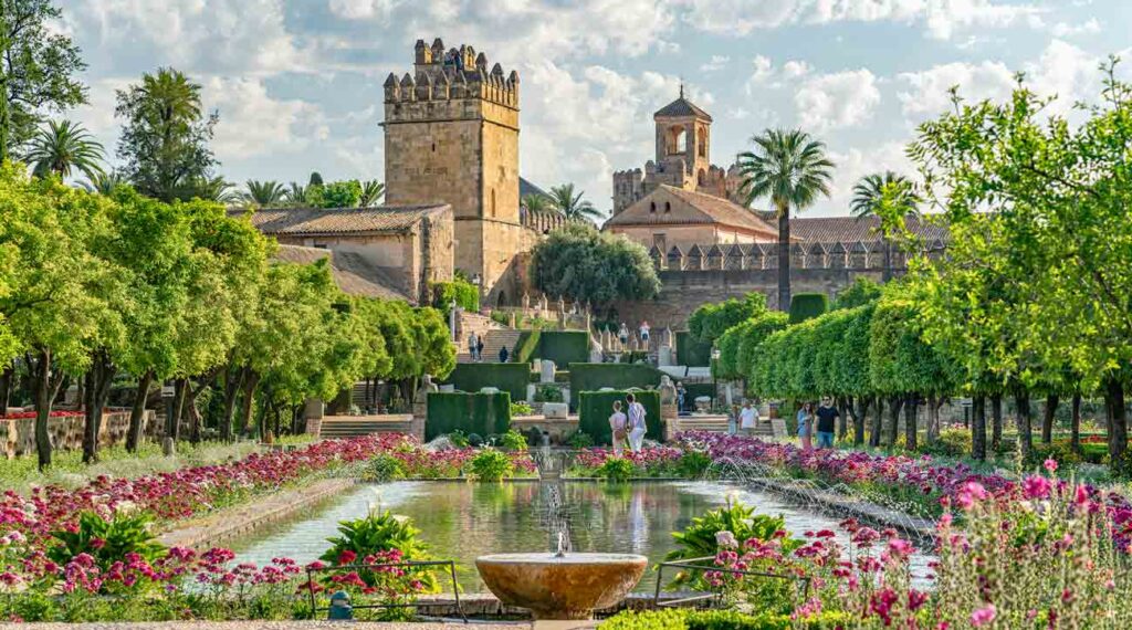 Alcázar de los Reyes Cristianos gardens, a recommended stop on a day trip to Córdoba from Málaga.